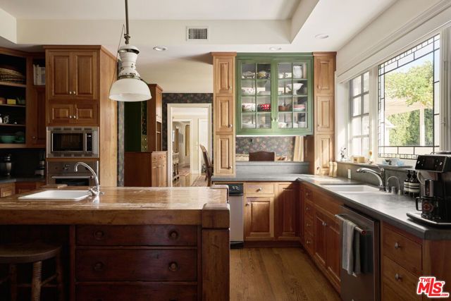 MLS #25608419 img 14