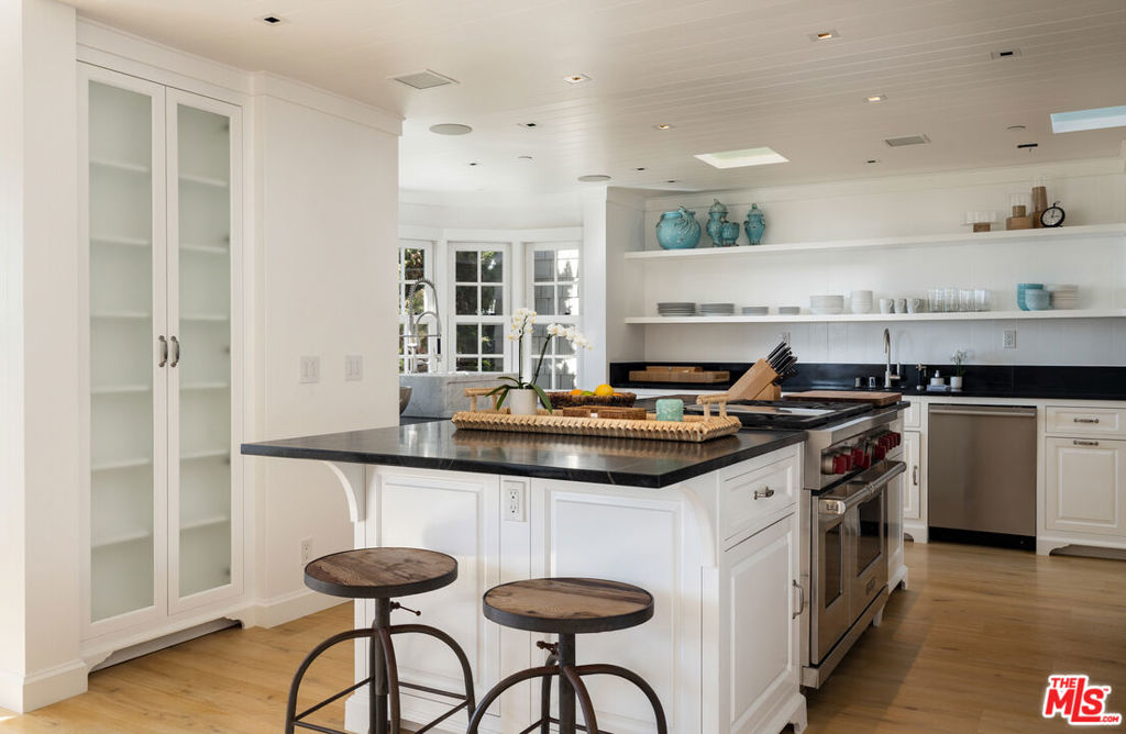 MLS #25608429 image #10