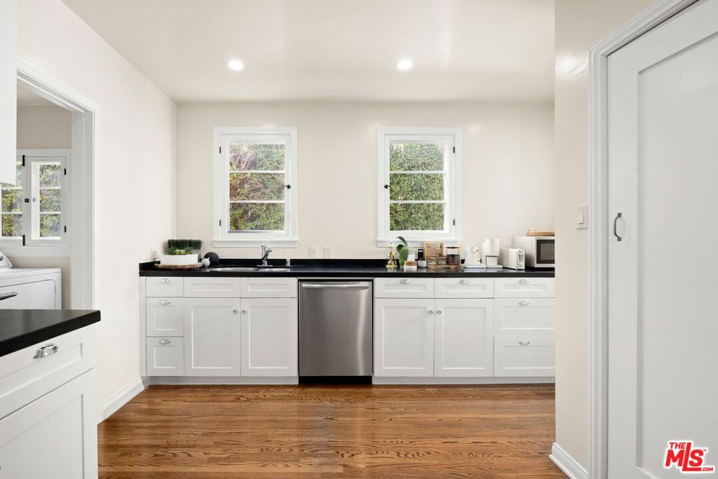 MLS #25608939 image #24