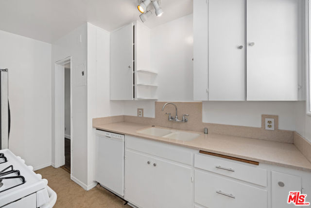 MLS #25609575 image #17