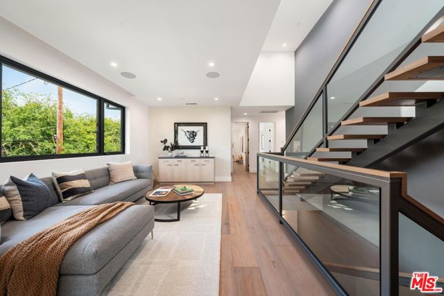 MLS #25610057 img 19