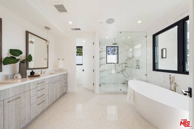 MLS #25610057 img 24