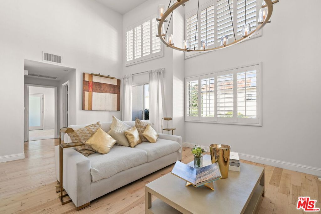 MLS #25610111 image #2