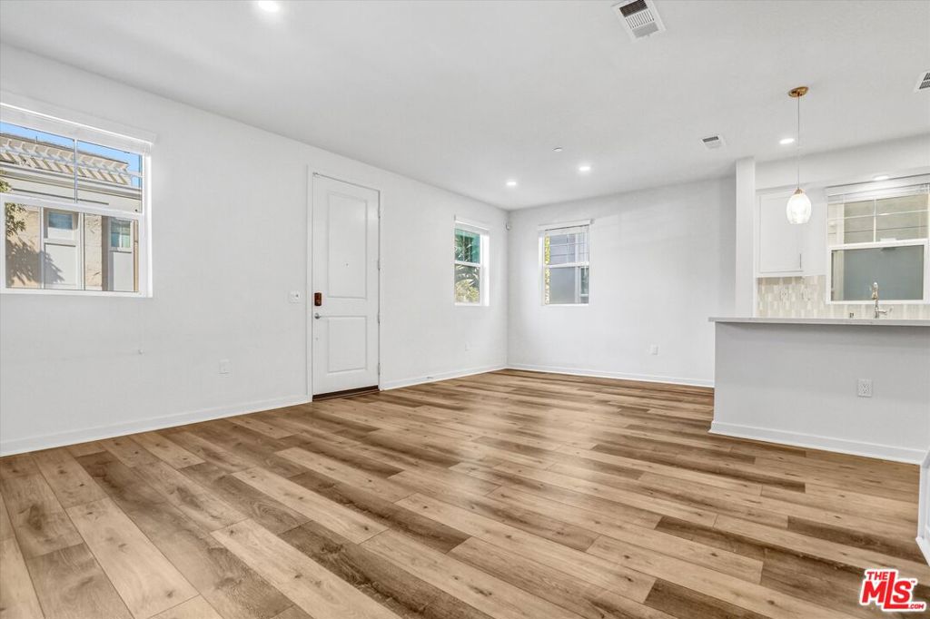 MLS #25610145 image #3