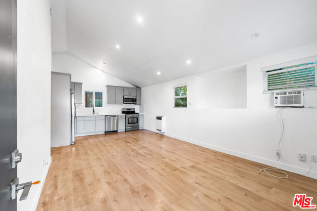MLS #25610237 image #33