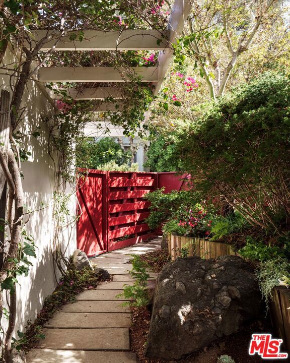 MLS #25610469 image #1