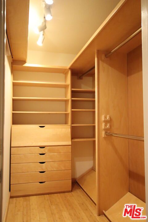 MLS #25610865 image #19