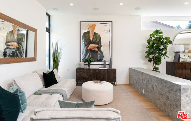 MLS #25611081 image #2