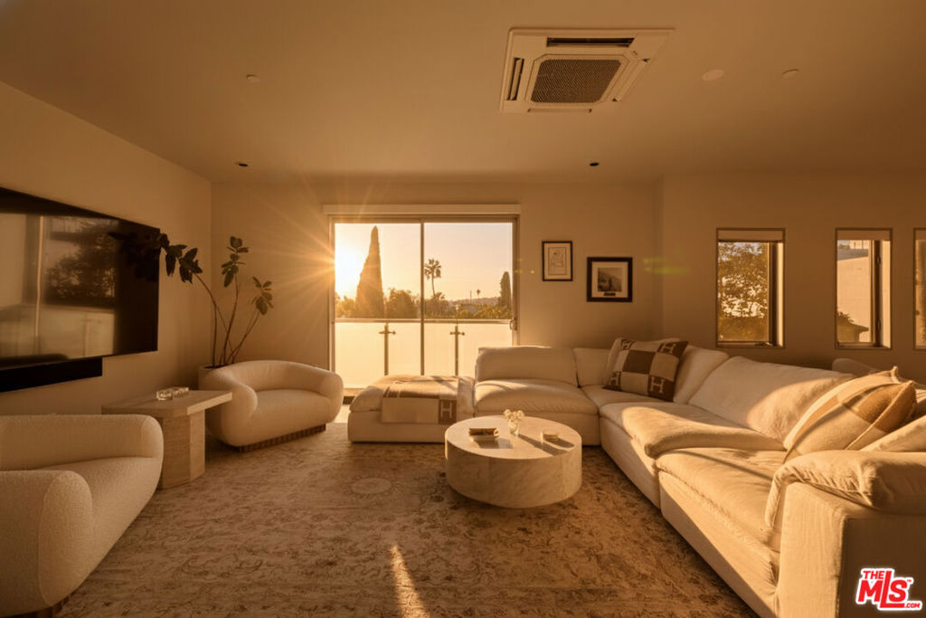 MLS #25611409 image #2