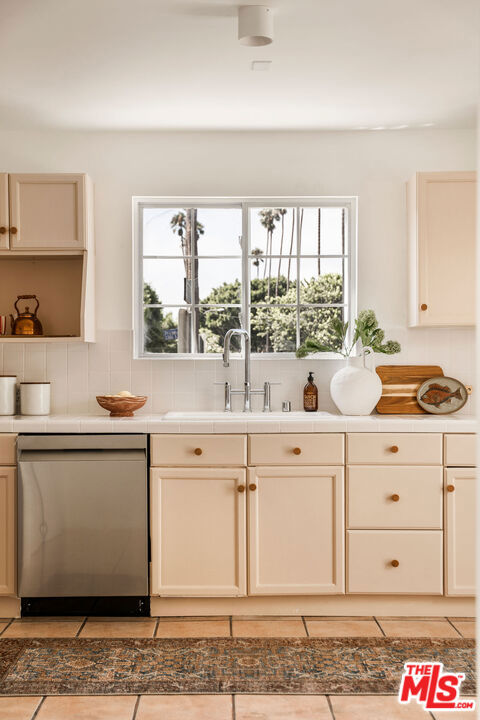 MLS #25612773 image #10