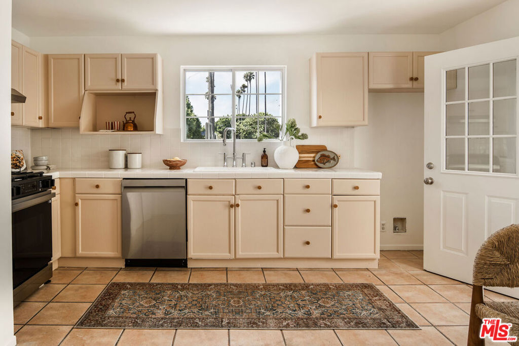 MLS #25612773 image #11