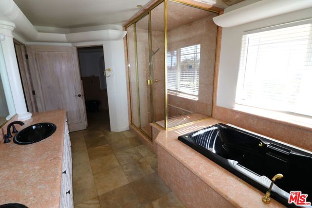 MLS #25614053 image #43