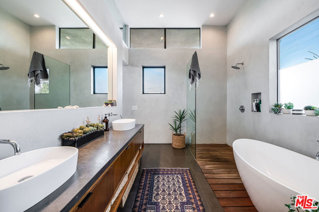 MLS #25614083 image #19