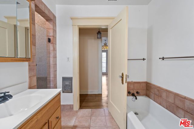 MLS #25614395 image #21