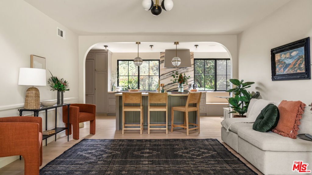 MLS #25615271 image #0