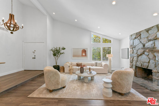 MLS #25615353 image #2