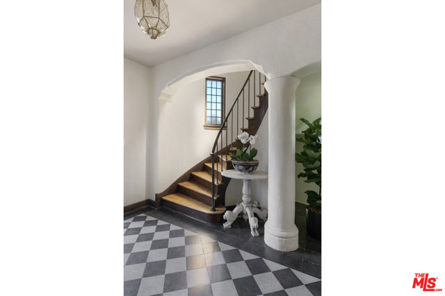 MLS #25615369 image #16