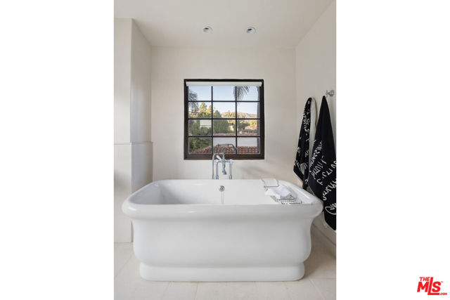 MLS #25615369 image #24