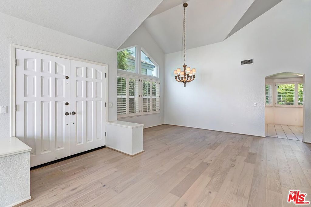 MLS #25615845 image #9