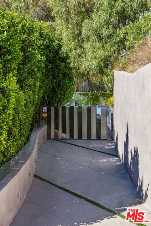 MLS #25616585 image #1