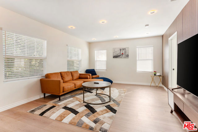 MLS #25616861 image #1