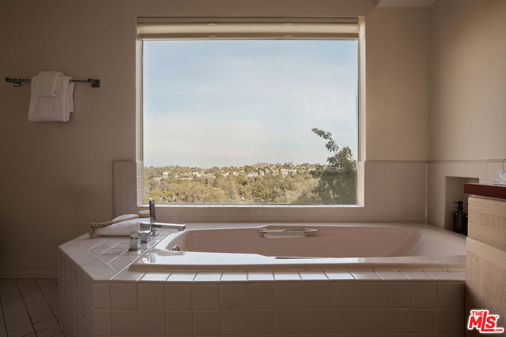 MLS #25617167 image #17