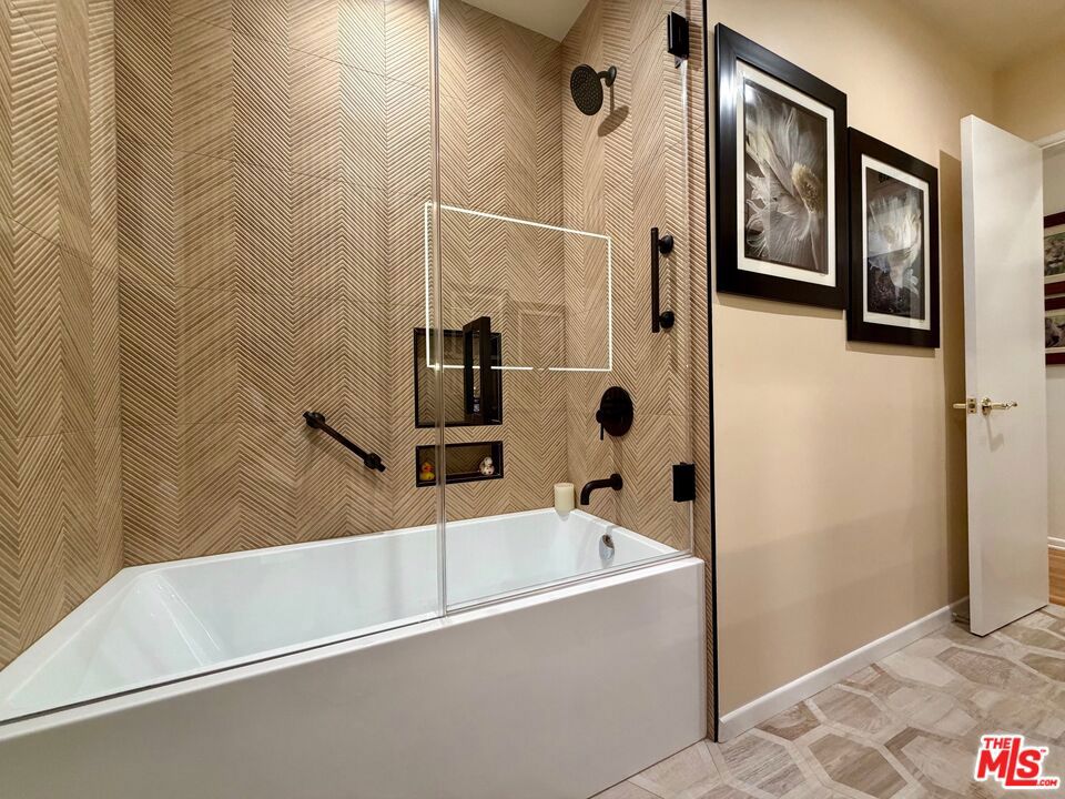 MLS #25617695 image #24