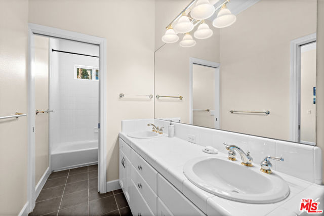 MLS #25617943 image #28