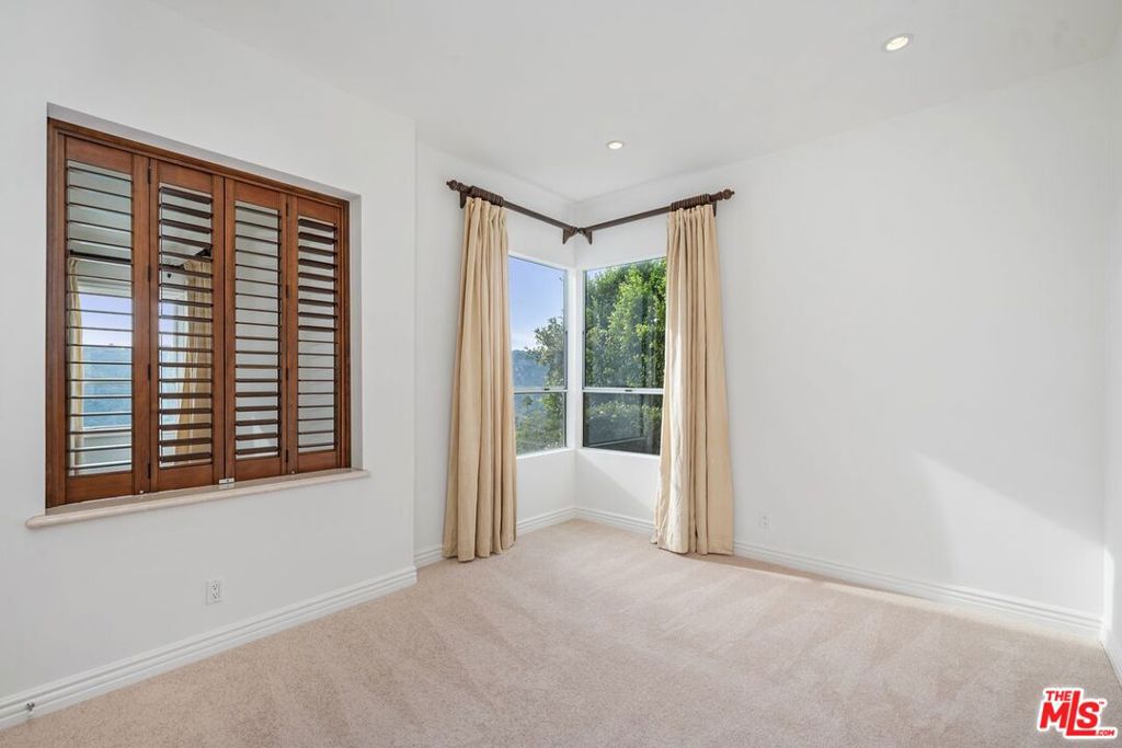 MLS #25618077 image #27