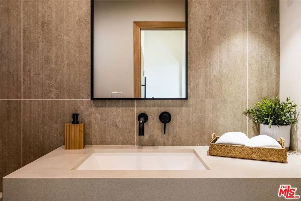 MLS #25618253 image #10