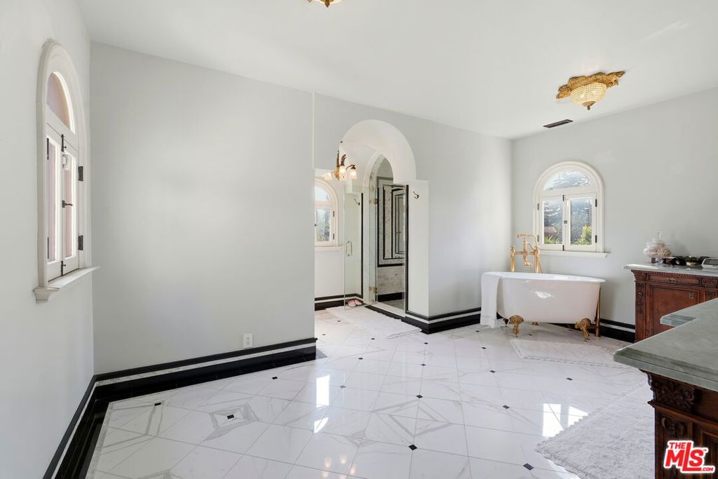 MLS #25618441 image #25