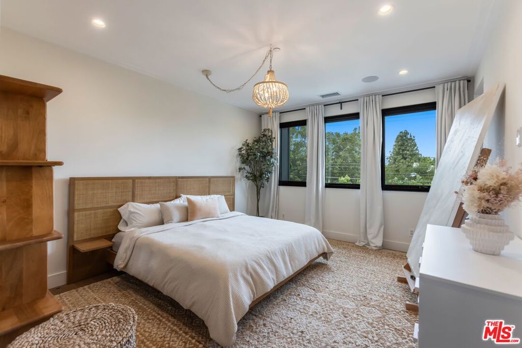 MLS #25618475 image #24