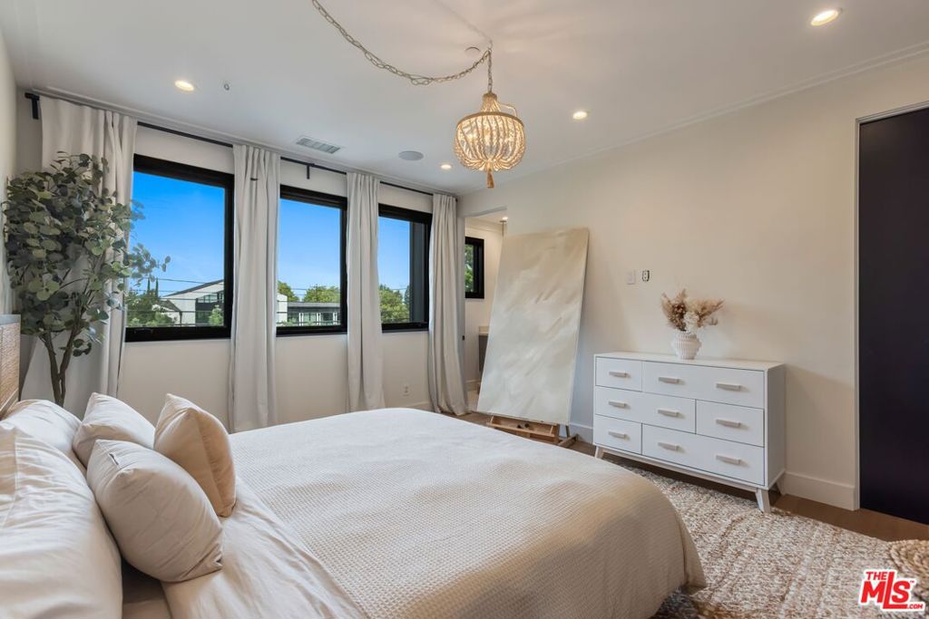 MLS #25618475 image #25