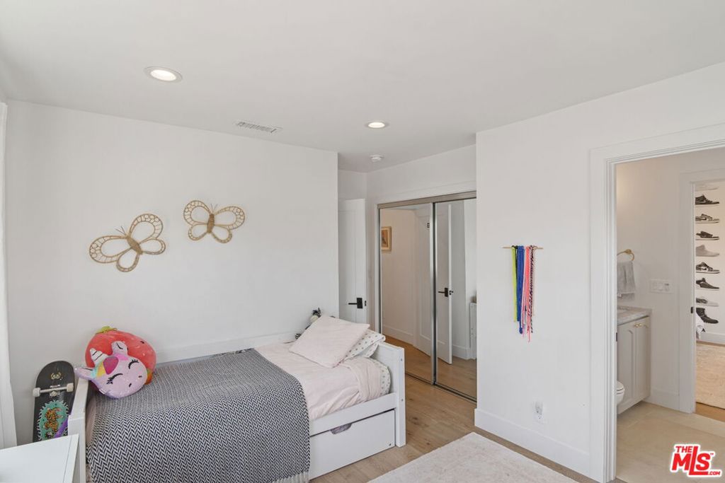 MLS #25618561 image #33