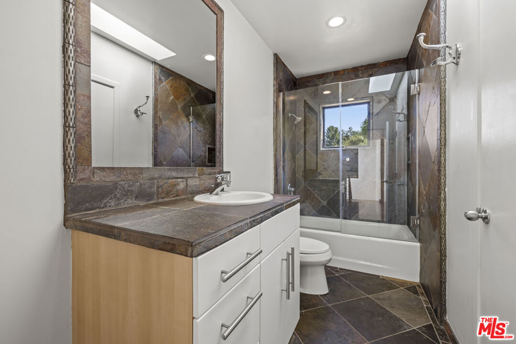 MLS #25618623 image #27