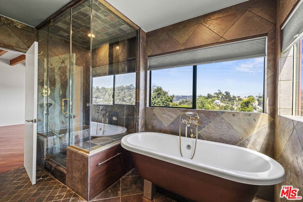 MLS #25618623 image #37