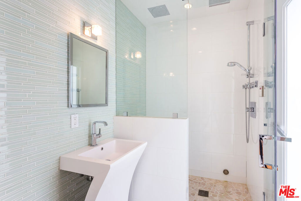 MLS #25618641 image #20