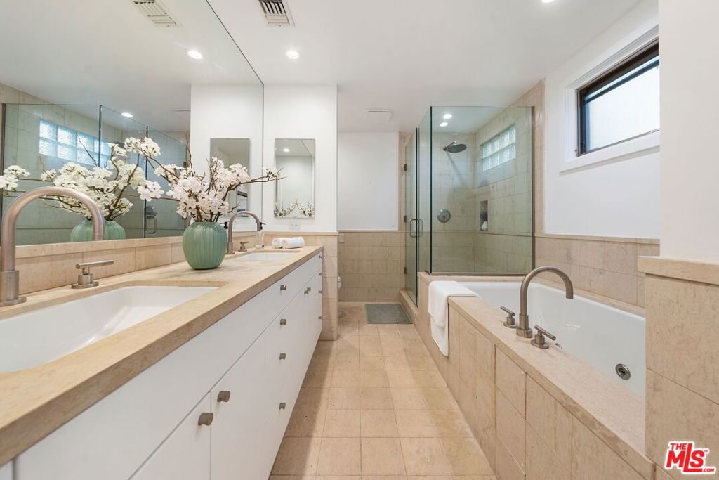 MLS #25618651 image #19