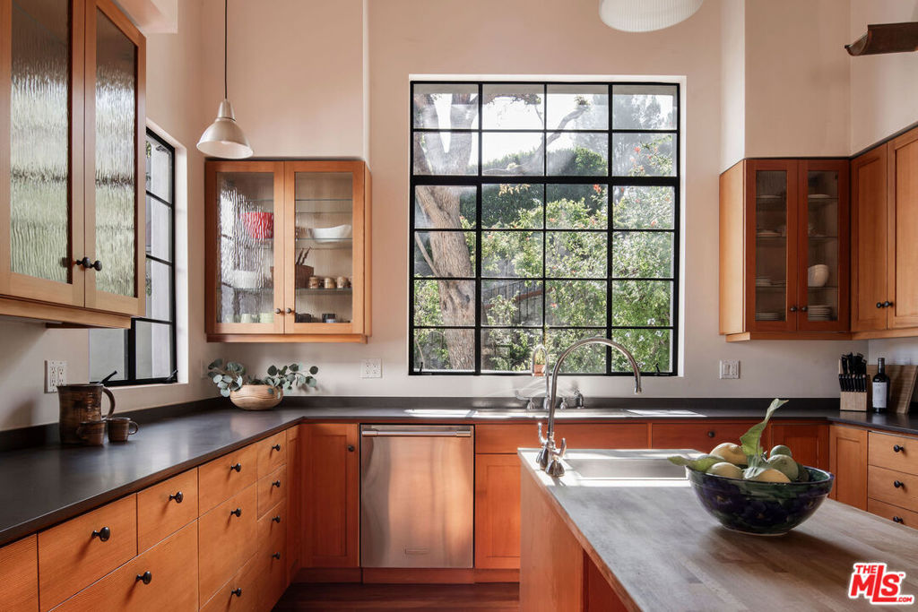 MLS #25618673 image #19