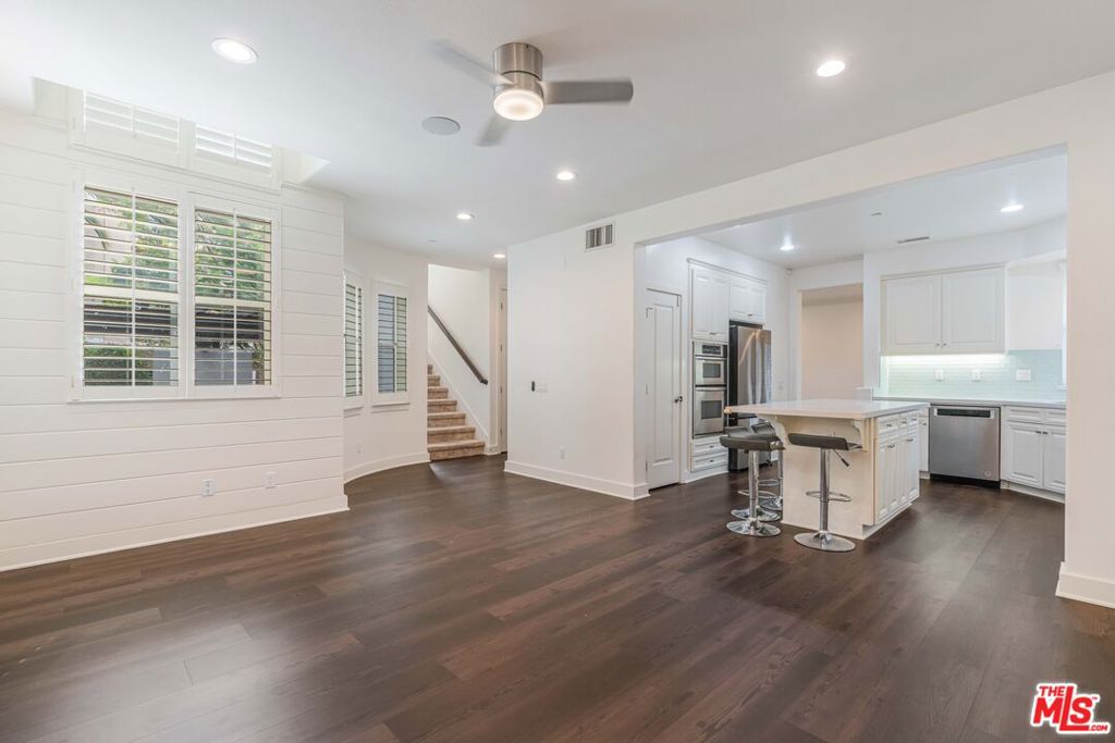 MLS #25618755 image #1