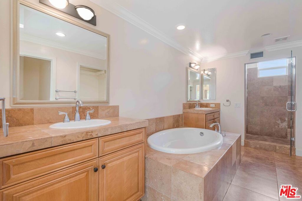 MLS #25618755 image #16