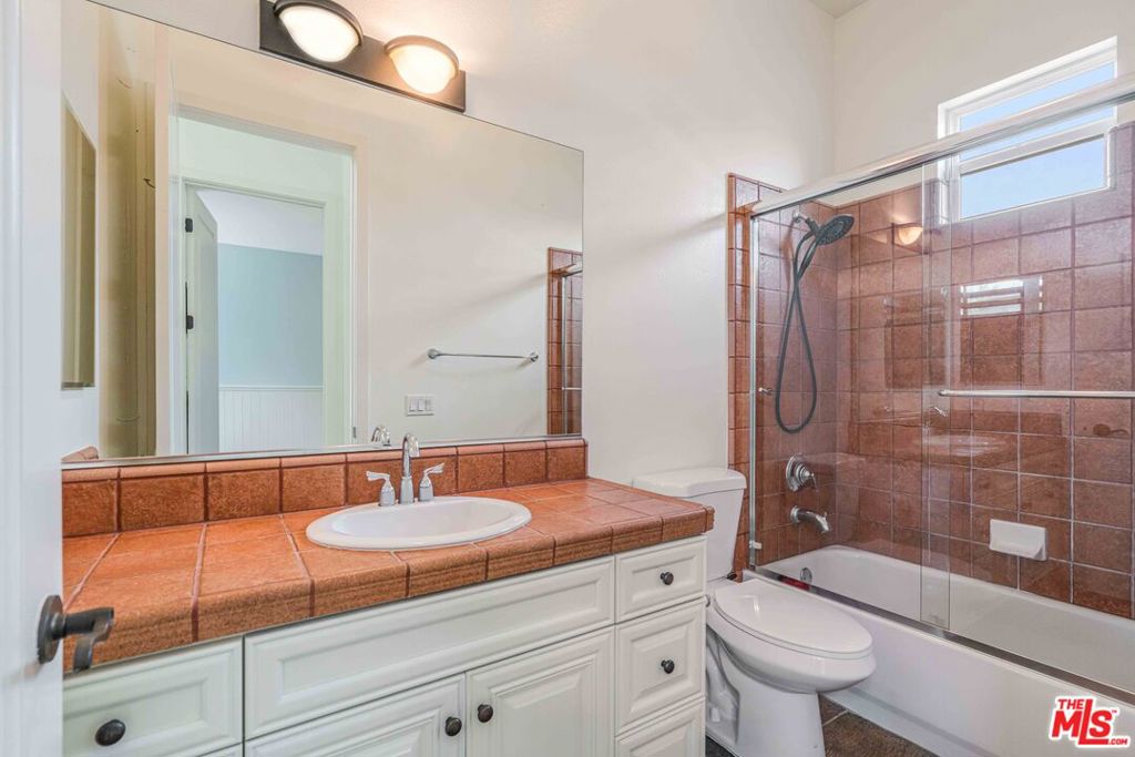 MLS #25618755 image #24