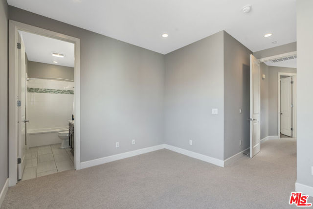 MLS #25618825 image #33