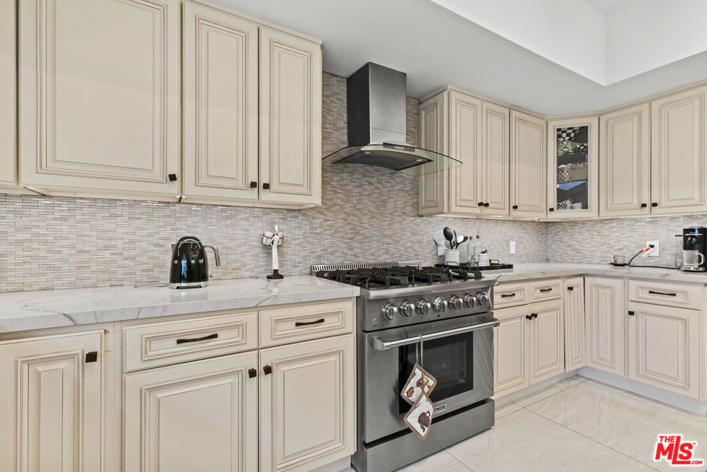 MLS #25618855 image #24