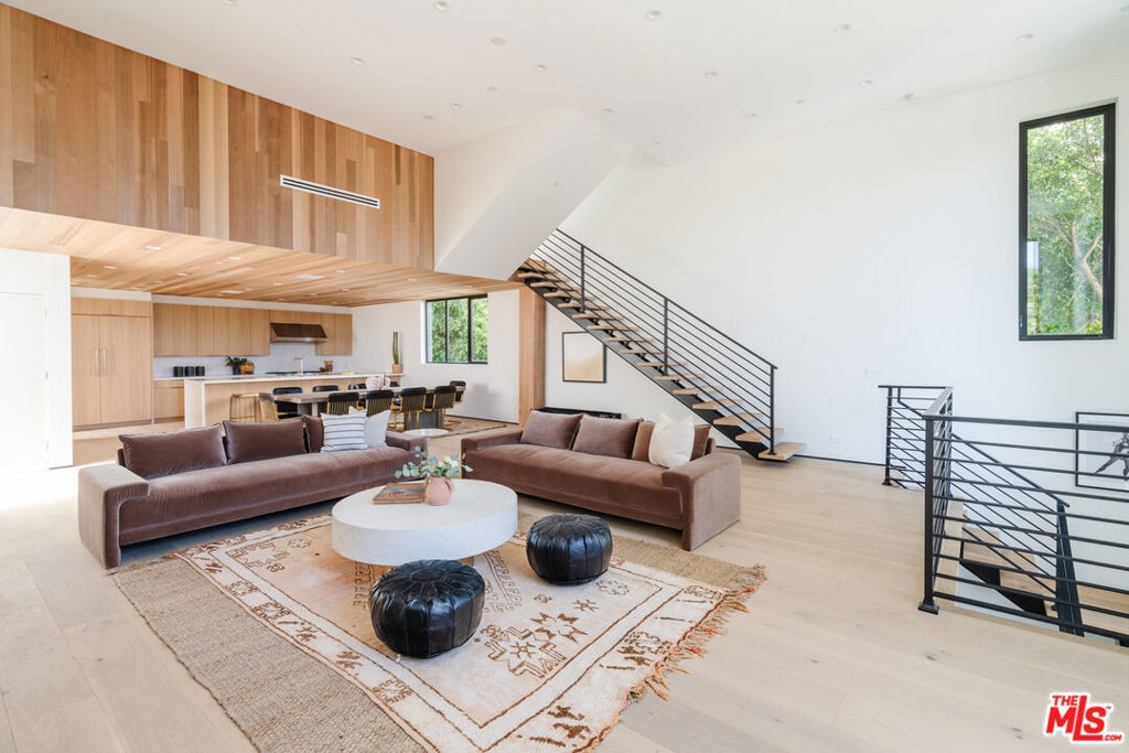 MLS #25618907 image #1