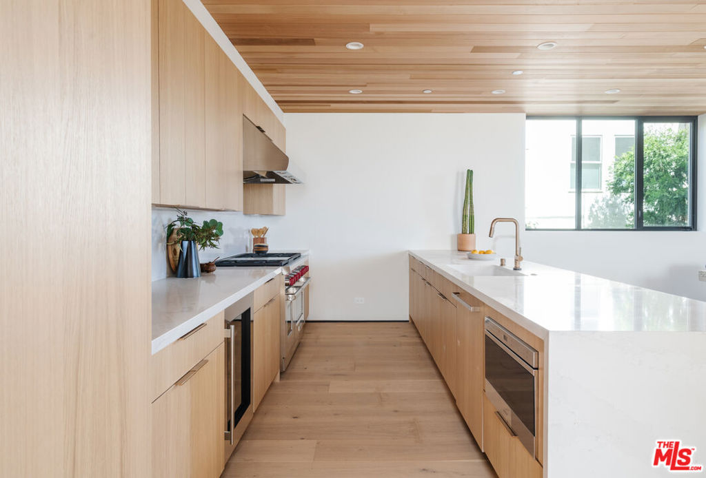 MLS #25618907 image #14