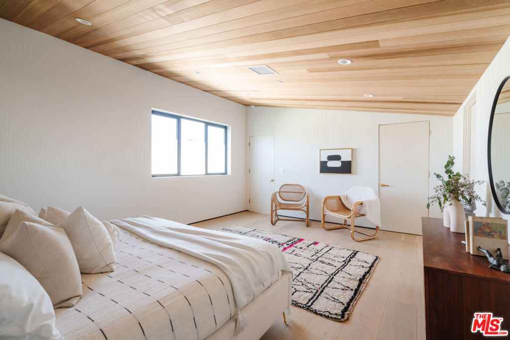 MLS #25618907 image #17