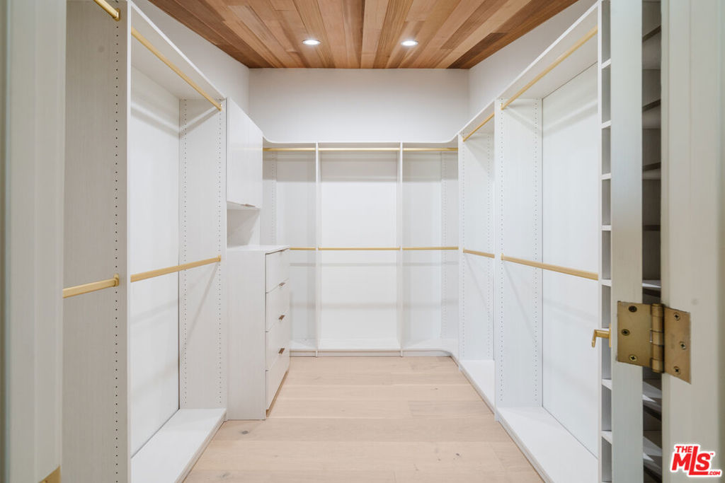 MLS #25618907 image #18