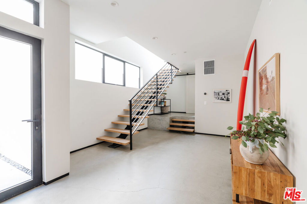 MLS #25618907 image #20