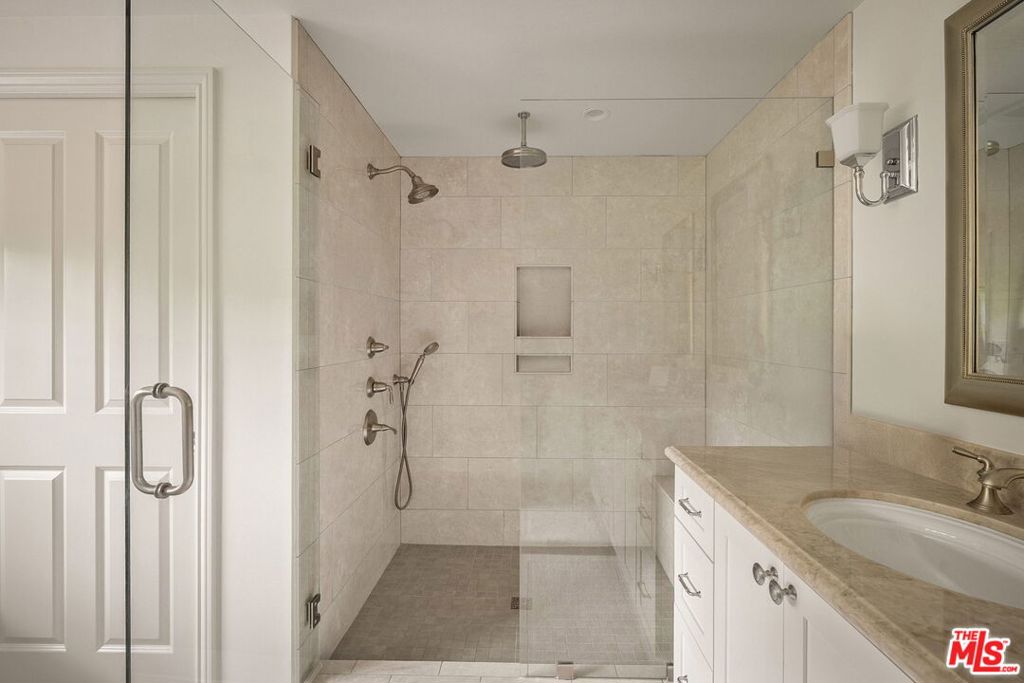 MLS #25619063 image #17